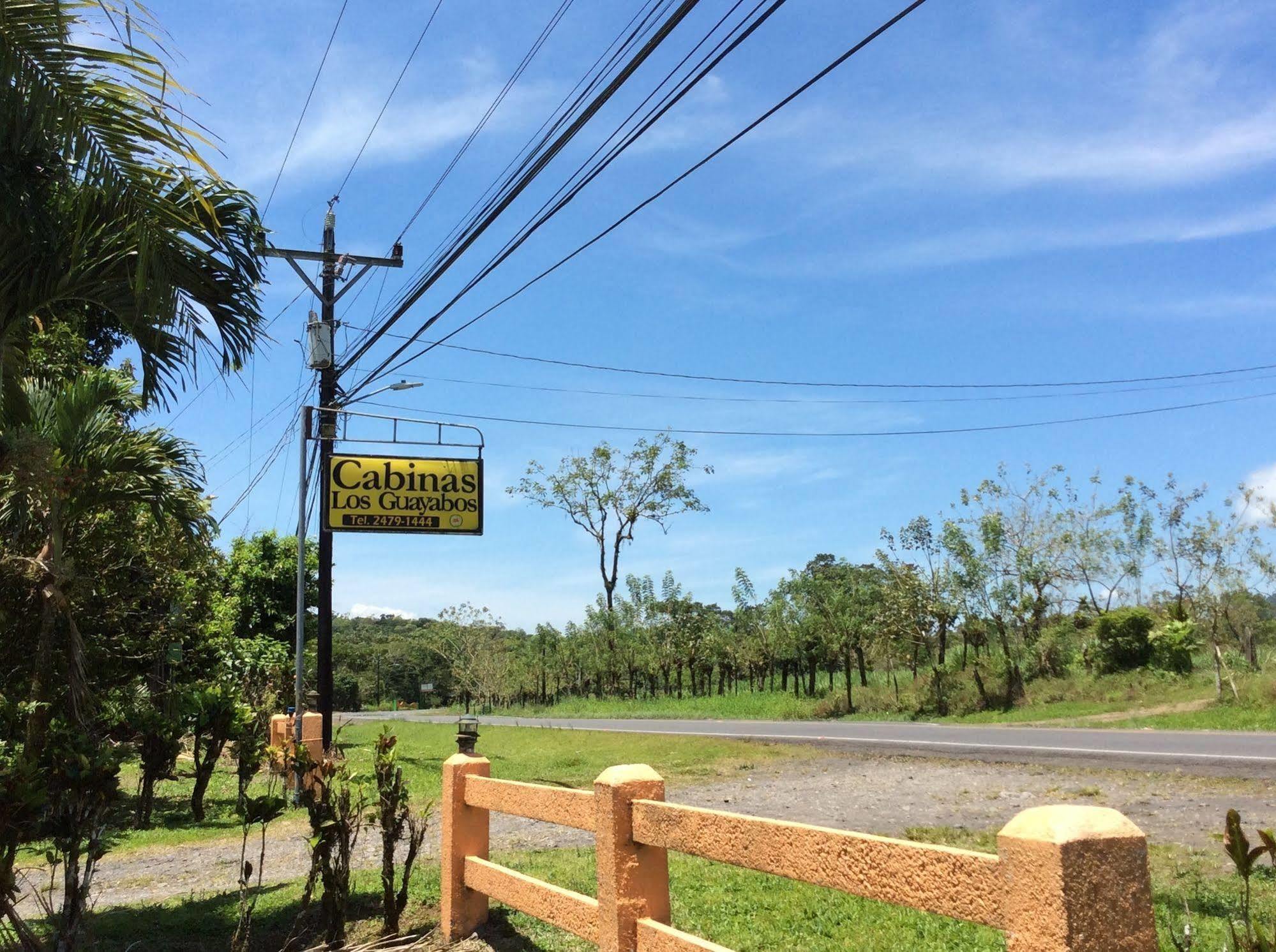 מלון La Fortuna Cabinas Los Guayabos מראה חיצוני תמונה